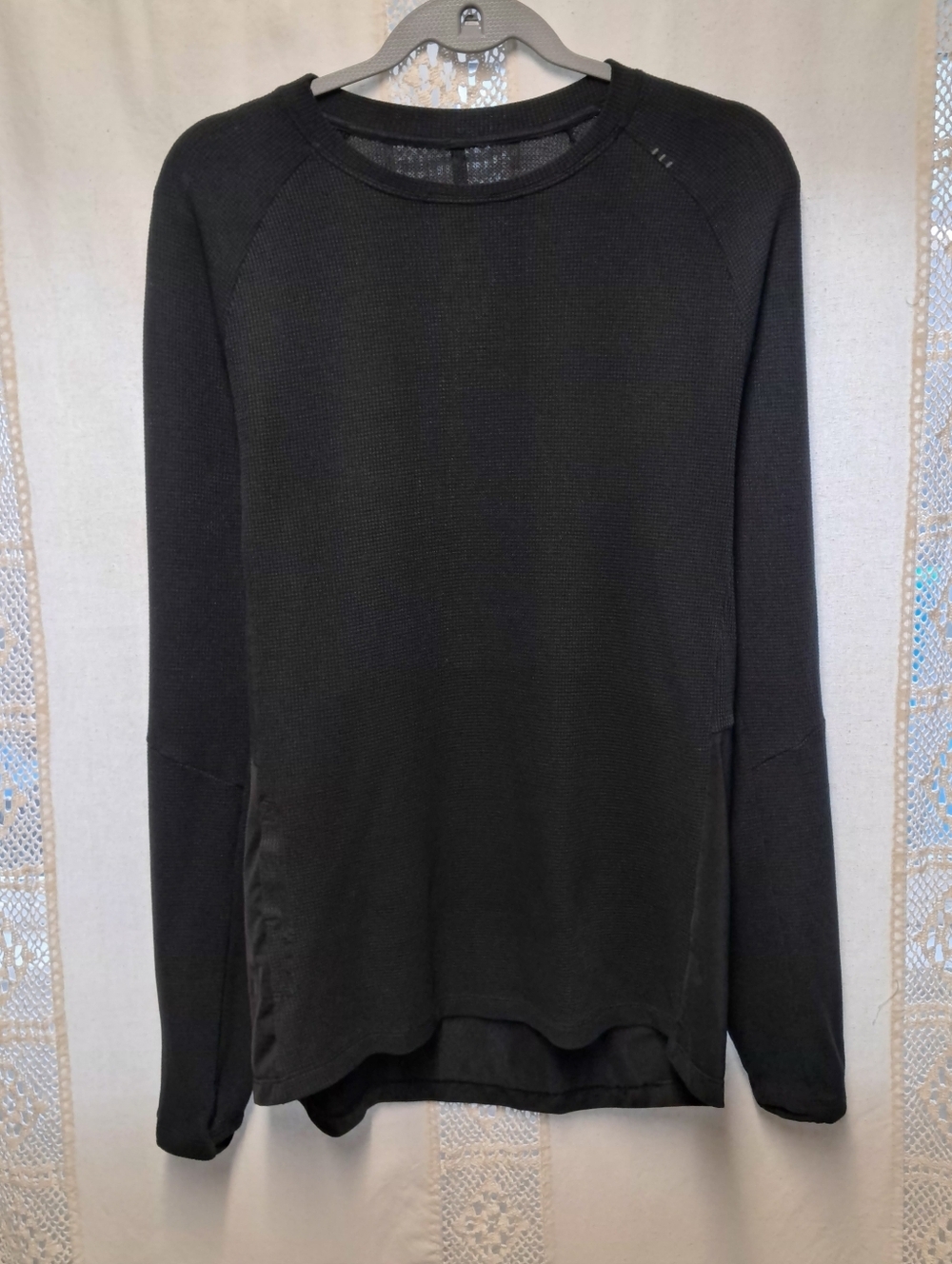 Lululemon Escape And Explore Long Sleeve Crew Performance Shirt